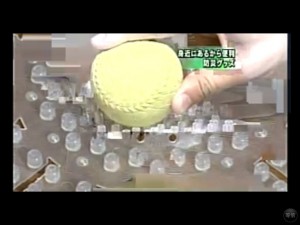 衝撃の吸収力に優れていて、およそ３分の１にまでショックをやわらげてくれます。
